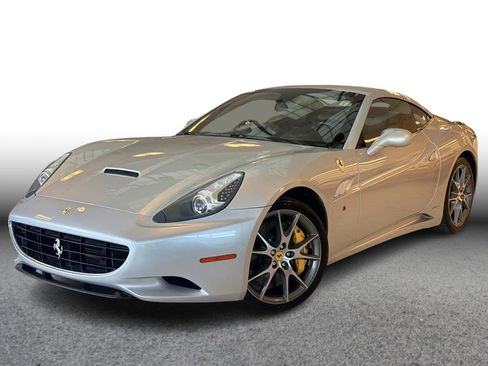 Used 2011 Ferrari California image 1