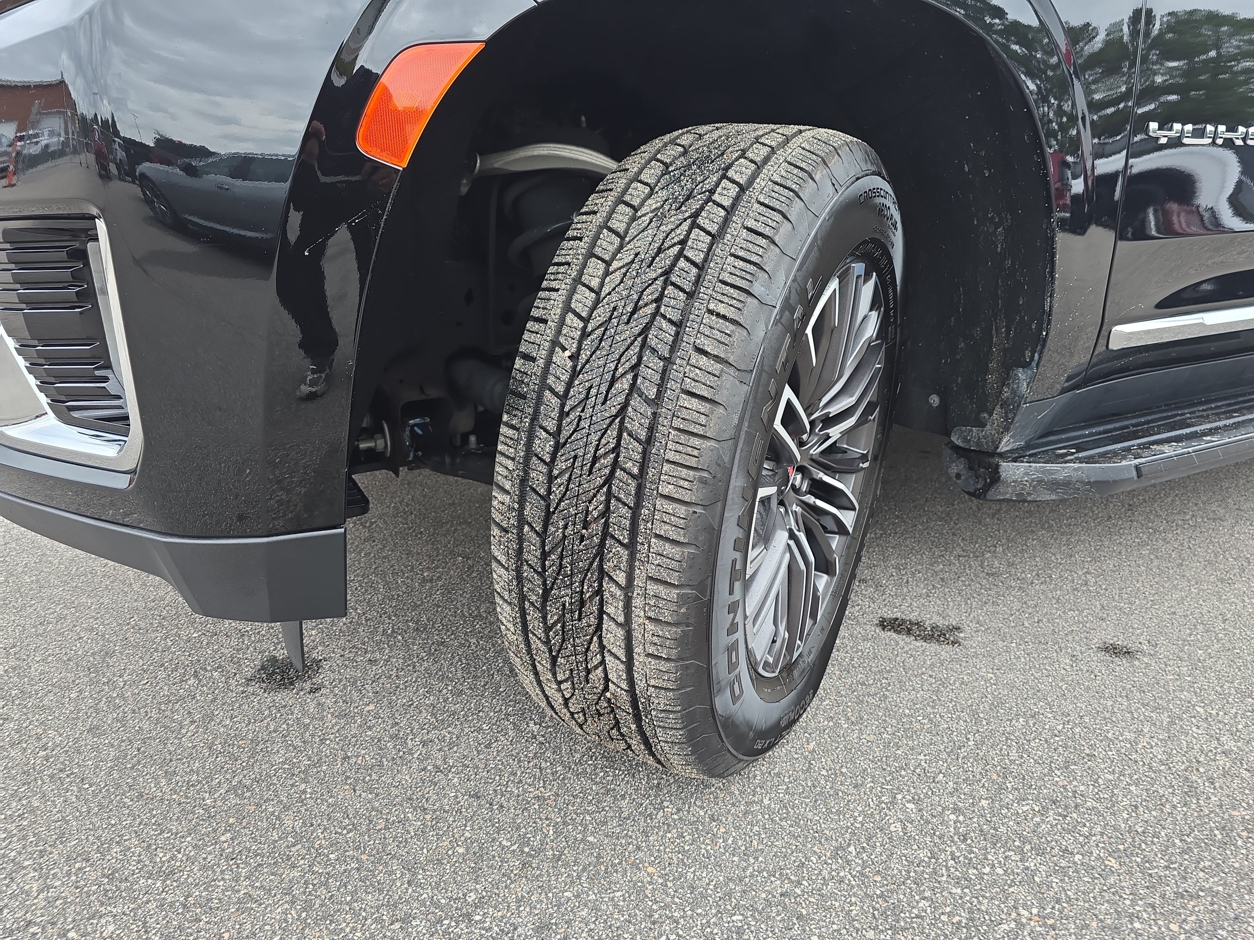 Used 2024 GMC Yukon SLT AWD/4WD image 32