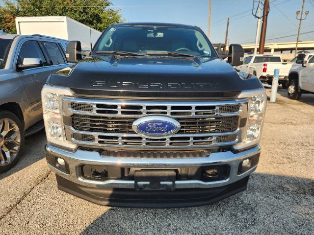 Used 2023 Ford F250 XLT AWD/4WD image 2