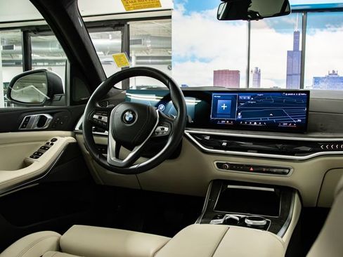 Used 2024 BMW X5 xDrive40i w/ Premium Package AWD/4WD image 16