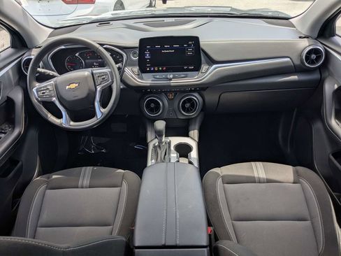 Used 2025 Chevrolet Blazer LT FWD image 12