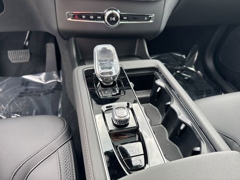 New 2025 Volvo XC90 T8 Plus w/ Protection Package Premier image 25