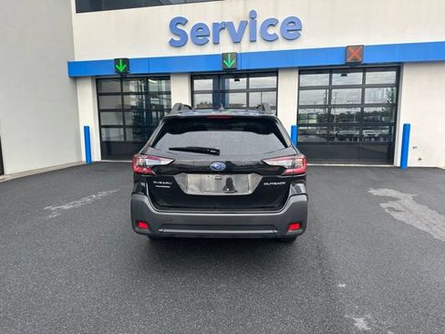 Used 2024 Subaru Outback Premium AWD/4WD image 6