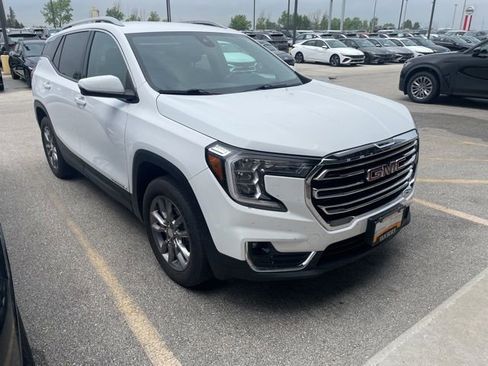 Used 2022 GMC Terrain SLT AWD/4WD image 1