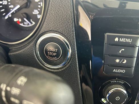 Used 2018 Nissan Rogue SV FWD image 45