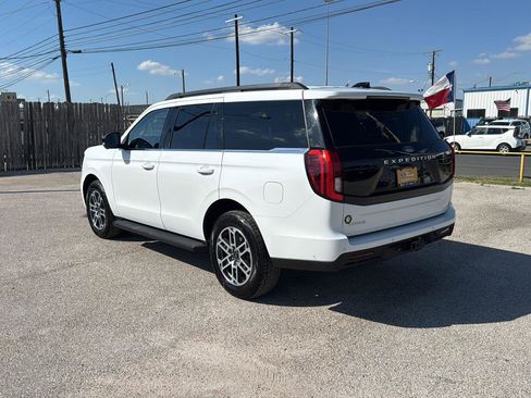 Used 2025 Ford Expedition Active image 5