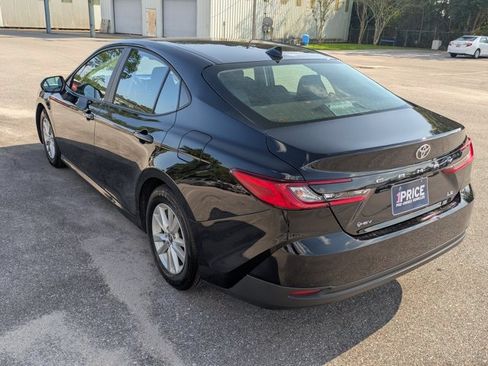 Used 2025 Toyota Camry LE FWD image 7