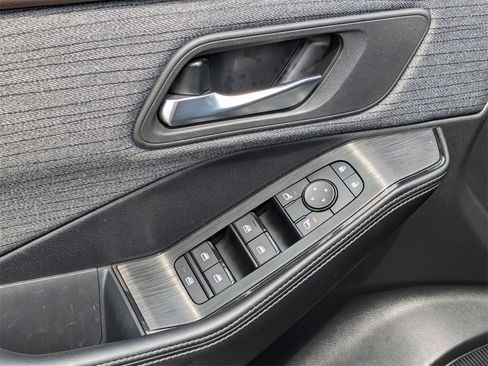 Certified 2023 Nissan Rogue SV image 16