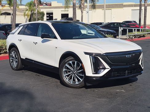 Used 2024 Cadillac Lyriq Sport RWD image 2