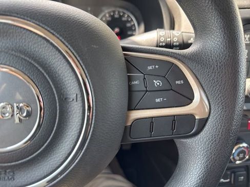 Used 2017 Jeep Renegade Sport w/ Power & Air Group image 22