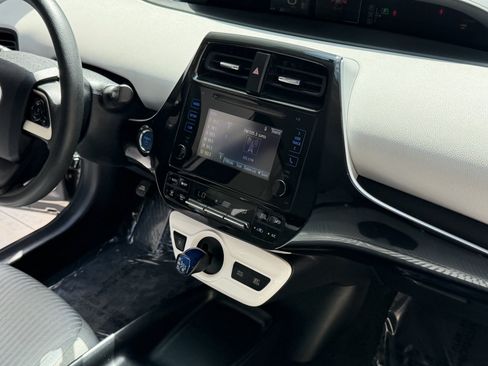 Used 2016 Toyota Prius Two FWD image 36