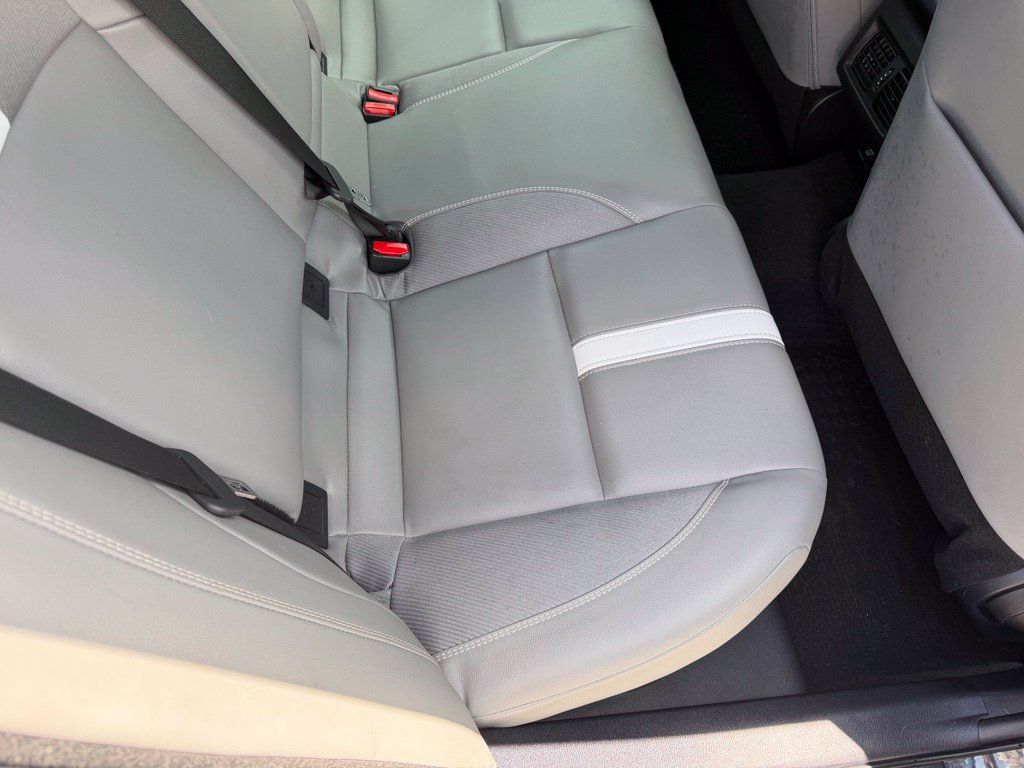 Used 2025 Toyota Camry SE FWD image 18