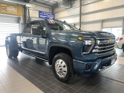 Used 2024 Chevrolet Silverado 3500 High Country w/ Technology Package