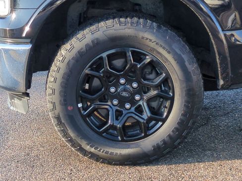 Used 2016 Ford F150 Lariat w/ Equipment Group 502A Luxury image 14