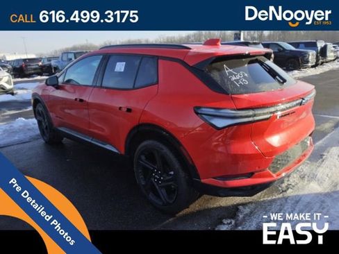 Used 2024 Chevrolet Equinox EV RS image 5