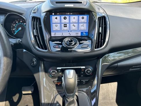 Used 2016 Ford Escape Titanium w/ Equipment Group 301A AWD/4WD image 18