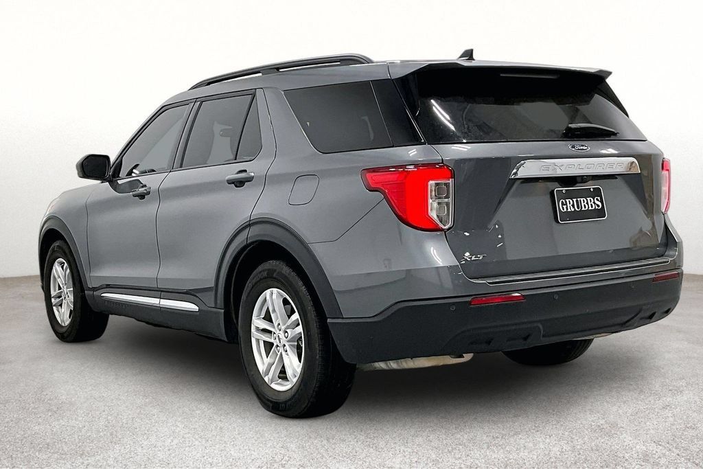 Used 2024 Ford Explorer XLT RWD image 15