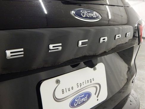 New 2025 Ford Escape SE w/ PHEV Premium Package image 6