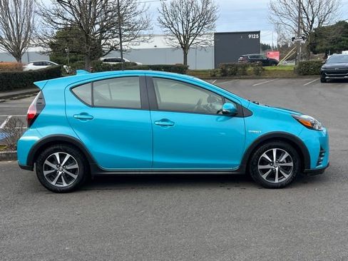 Used 2018 Toyota Prius C Four image 8