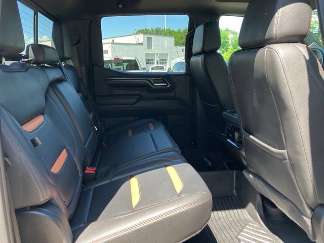 Used 2024 GMC Sierra 1500 AT4 w/ Technology Package AWD/4WD image 15