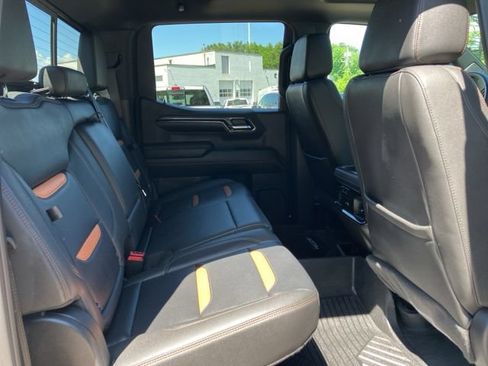 Used 2024 GMC Sierra 1500 AT4 w/ Technology Package AWD/4WD image 15
