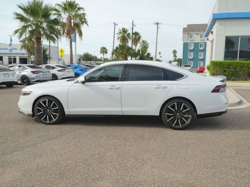 Used 2025 Honda Accord Touring image 10