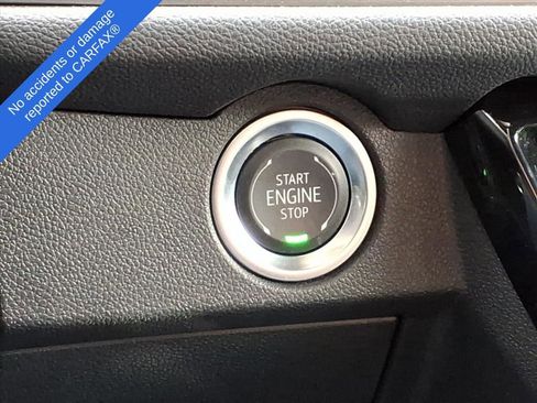 Used 2025 Chevrolet Traverse LT image 27