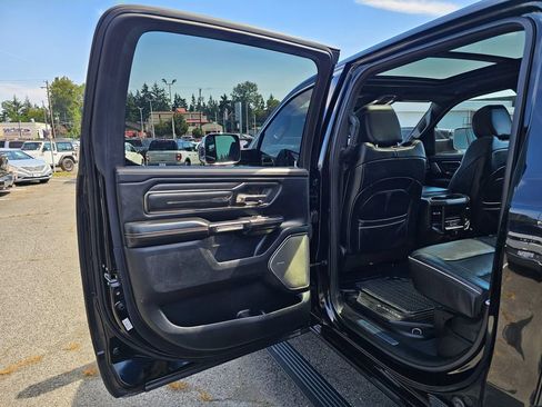 Used 2019 RAM 1500 Limited AWD/4WD image 16