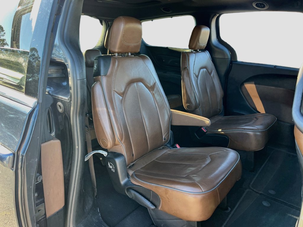 Used 2020 Chrysler Pacifica Limited FWD image 29