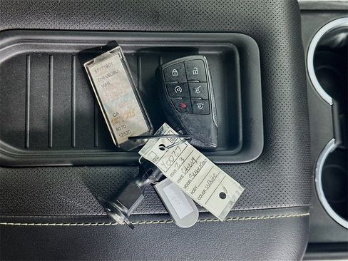 Used 2023 Chevrolet Suburban Premier image 35