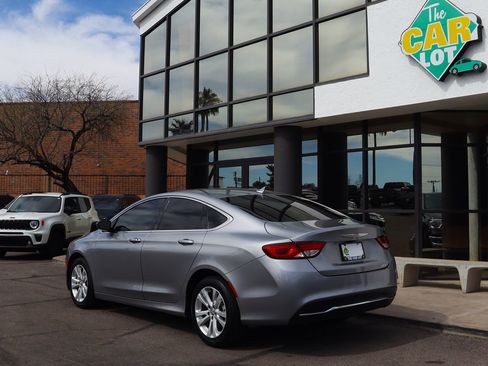 Used 2017 Chrysler 200 Limited Platinum image 9