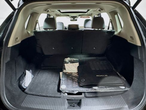 Used 2023 Nissan Rogue SL w/ SL Premium Package image 25