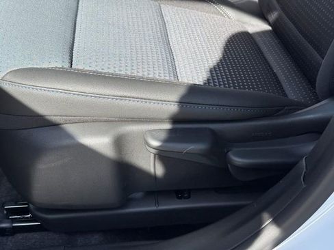 Used 2025 Chevrolet Trax LT w/ Driver Confidence Package image 17