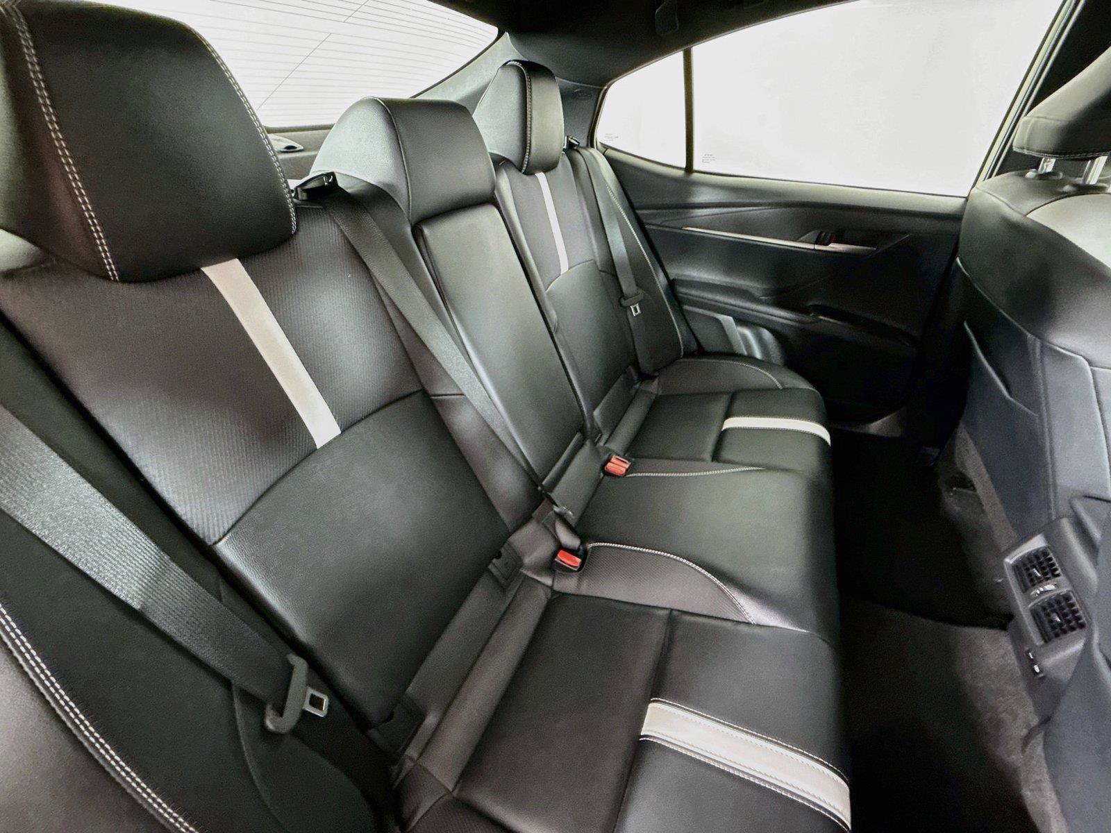 Used 2026 Toyota Camry SE FWD image 29