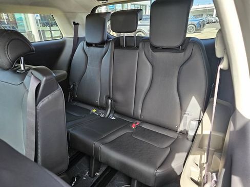 New 2026 Kia Carnival FWD image 14