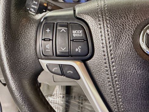 Used 2020 Toyota Sienna XLE FWD image 14