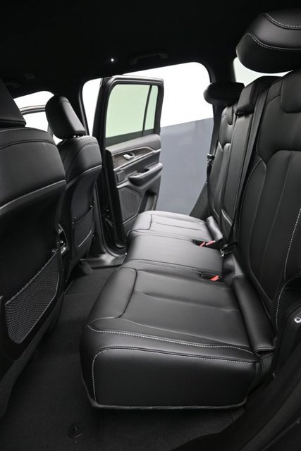 New 2026 Jeep Grand Cherokee Limited w/ Trailer Tow Package AWD/4WD image 8