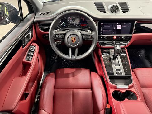 Certified 2026 Porsche Macan S AWD/4WD image 17