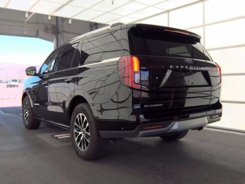 Used 2025 Ford Expedition Platinum AWD/4WD image 4