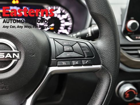 Used 2023 Nissan Altima 2.5 SV FWD image 16