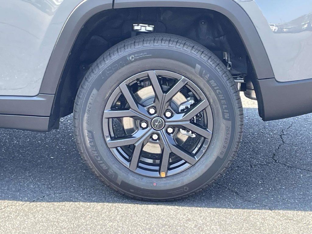 New 2027 Jeep Grand Cherokee Altitude AWD/4WD image 12