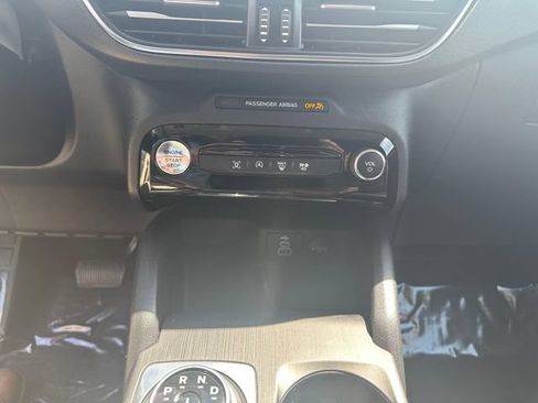 Certified 2025 Ford Escape Platinum AWD/4WD image 18