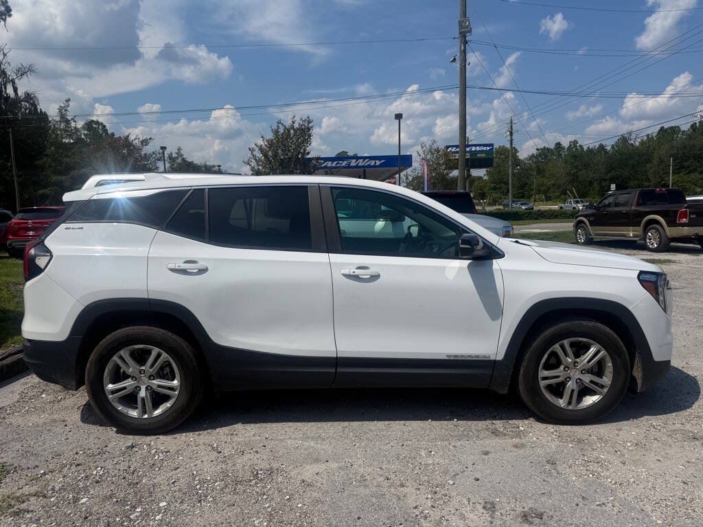 Used 2023 GMC Terrain SLE FWD image 4