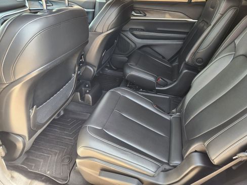Used 2023 Jeep Grand Cherokee L Limited AWD/4WD image 29