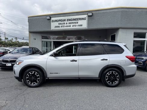 Used 2020 Nissan Pathfinder SL AWD/4WD image 4