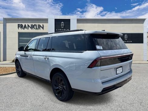 New 2026 Lincoln Navigator L Reserve w/ Jet Appearance Package AWD/4WD image 5