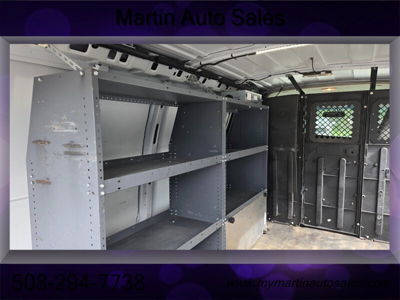 Used 2018 GMC Savana 2500 RWD image 12