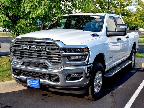 Used 2026 RAM 2500 Big Horn AWD/4WD image 1