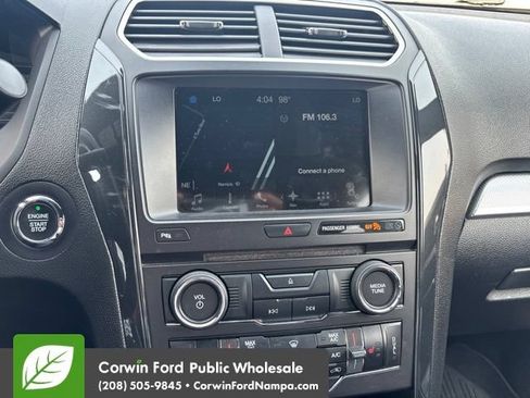 Used 2017 Ford Explorer XLT w/ Equipment Group 202A AWD/4WD image 12