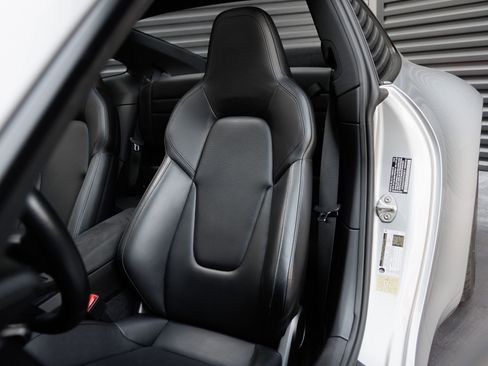 Certified 2023 Porsche 911 Carrera GTS RWD image 5